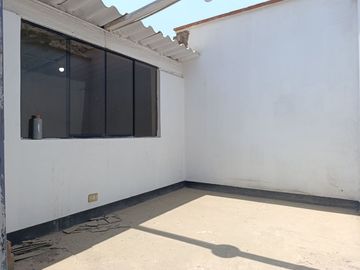 ALQUILER CASA CHACLACAYO URB. MIRASOL DE HUAMPANI 3 DORMITORIOS COCHERA