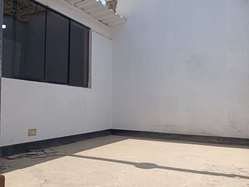 ALQUILER CASA CHACLACAYO URB. MIRASOL DE HUAMPANI 3 DORMITORIOS COCHERA