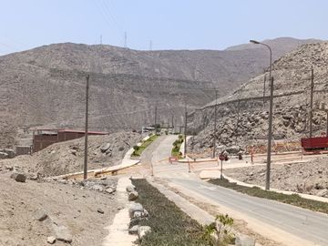 ALQUILER CASA CHACLACAYO URB. MIRASOL DE HUAMPANI 3 DORMITORIOS COCHERA