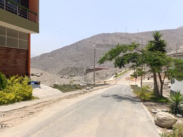 ALQUILER CASA CHACLACAYO URB. MIRASOL DE HUAMPANI 3 DORMITORIOS COCHERA