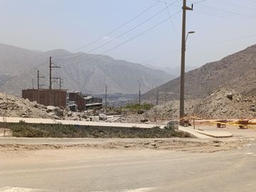 ALQUILER CASA CHACLACAYO URB. MIRASOL DE HUAMPANI 3 DORMITORIOS COCHERA