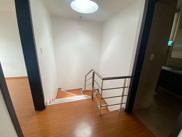 Casa en venta 3 dormitorios de 2 pisos en Santa Lucia norte de Quito