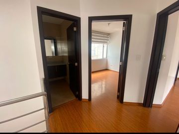 Casa en venta 3 dormitorios de 2 pisos en Santa Lucia norte de Quito