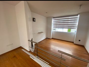 Casa en venta 3 dormitorios de 2 pisos en Santa Lucia norte de Quito