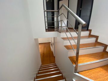 Casa en venta 3 dormitorios de 2 pisos en Santa Lucia norte de Quito
