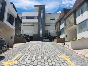 Casa en venta 3 dormitorios de 2 pisos en Santa Lucia norte de Quito