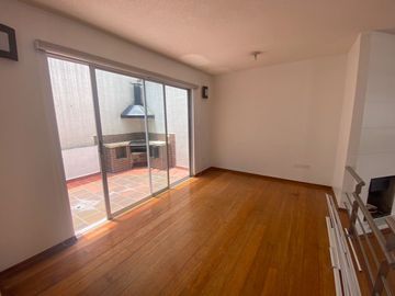 Casa en venta 3 dormitorios de 2 pisos en Santa Lucia norte de Quito