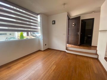 Casa en venta 3 dormitorios de 2 pisos en Santa Lucia norte de Quito