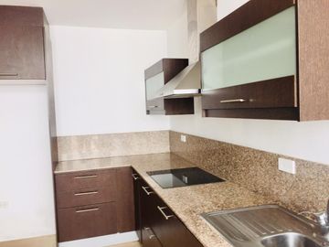 Casa en venta 3 dormitorios de 2 pisos en Santa Lucia norte de Quito