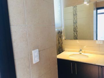 Casa en venta 3 dormitorios de 2 pisos en Santa Lucia norte de Quito