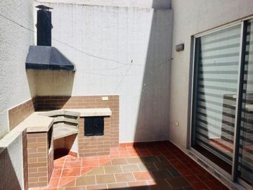 Casa en venta 3 dormitorios de 2 pisos en Santa Lucia norte de Quito