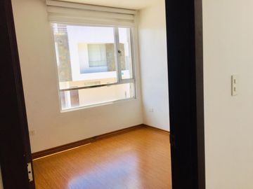 Casa en venta 3 dormitorios de 2 pisos en Santa Lucia norte de Quito