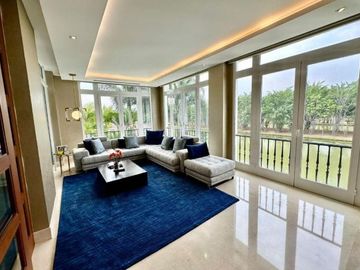 En venta lujosa y moderna casa en Lagos del Batan, Plaza Lagos, Samborondon