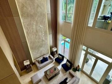 En venta lujosa y moderna casa en Lagos del Batan, Plaza Lagos, Samborondon
