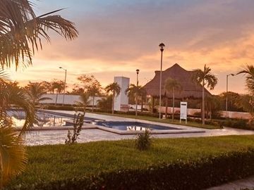 CASA EN VENTA EN ESQUINA 3 RECAMARAS 3 BAÑOS CON ALBERCA, AREAS VERDES EN MERIDA YUCATAN