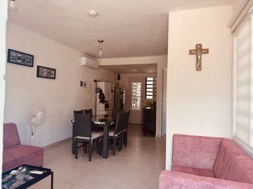 CASA EN VENTA EN ESQUINA 3 RECAMARAS 3 BAÑOS CON ALBERCA, AREAS VERDES EN MERIDA YUCATAN