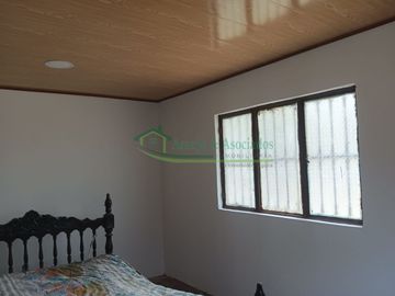 SE ARRIENDA CASALOTE EN LA VEREDA MANUEL SUR.