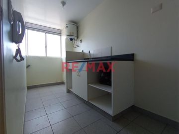 Venta De Hermoso Departamento Cerca Al Aeropuerto Av. Canta / Av. Faucett.