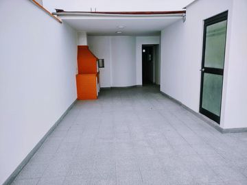 SURCO - CHAMA.  VENDO Depto DUPLEX  190 M2.  4dorm,4baños Amplia Terraza
