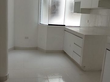 SURCO - CHAMA.  VENDO Depto DUPLEX  190 M2.  4dorm,4baños Amplia Terraza