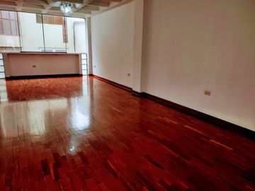 SURCO - CHAMA.  VENDO Depto DUPLEX  190 M2.  4dorm,4baños Amplia Terraza