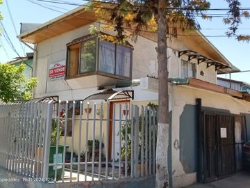 ¡Hermosa Casa Pareada en El Bosque!