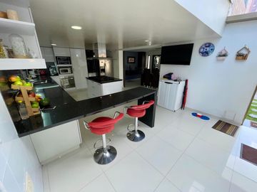SE VENDE CASA EN NIZA SUBA