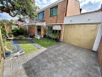 SE VENDE CASA EN NIZA SUBA