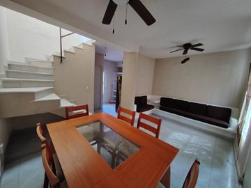 RENTA Casa con alberca atras de Plaza Patio Acapulco
