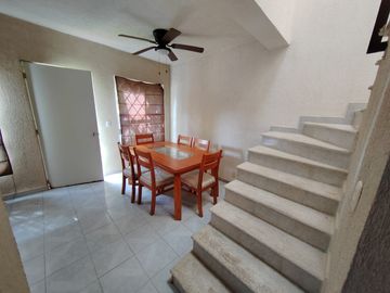 RENTA Casa con alberca atras de Plaza Patio Acapulco