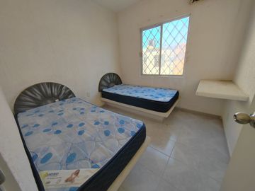RENTA Casa con alberca atras de Plaza Patio Acapulco