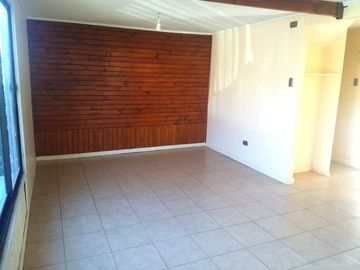 Casa barrio Los Leones, 1 cuadra de Avenida Pedro Montt $ 142.000.000.