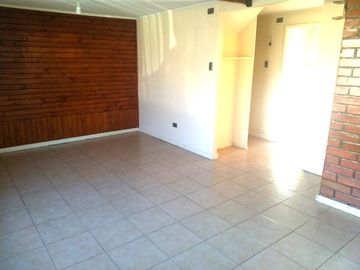 Casa barrio Los Leones, 1 cuadra de Avenida Pedro Montt $ 142.000.000.