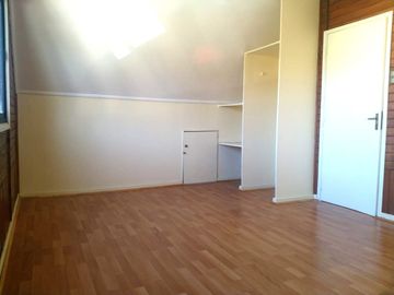 Casa barrio Los Leones, 1 cuadra de Avenida Pedro Montt $ 142.000.000.