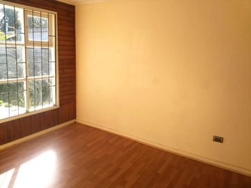 Casa barrio Los Leones, 1 cuadra de Avenida Pedro Montt $ 142.000.000.