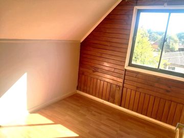 Casa barrio Los Leones, 1 cuadra de Avenida Pedro Montt $ 142.000.000.