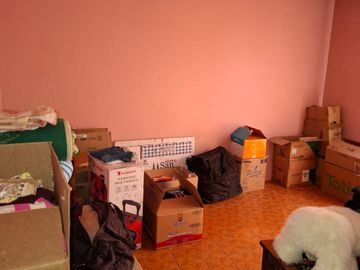 Vendo casa ubicada en avenida principal de 4 recamaras en Villa de las Flores