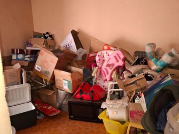 Vendo casa ubicada en avenida principal de 4 recamaras en Villa de las Flores