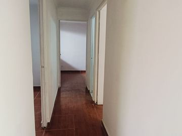 SE VENDE CASA CON ESTACIONAMIENTO Y LOCAL COMERCIALEN LADERAS DE PACHACAMAC