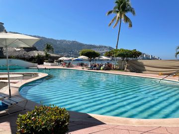 Se vende hermoso departamento en el exclusivo Condominio Carabela Santa María, ubicado a orillas del mar, junto al  Condominio La Palapa Acapulco