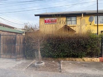 Hermosa Casa dos pisos, comuna Maipú
