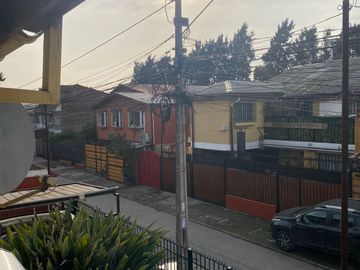 Hermosa Casa dos pisos, comuna Maipú
