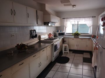 CASA EN VENTA 4 DORMITORIOS ORDOÑEZ LASSO