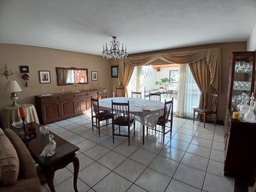 CASA EN VENTA 4 DORMITORIOS ORDOÑEZ LASSO