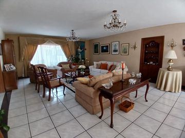 CASA EN VENTA 4 DORMITORIOS ORDOÑEZ LASSO