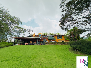 VENTA DE FINCA EN EL CANADÁ, ENTRE RIONEGRO Y LA CEJA ANTIOQUIA
