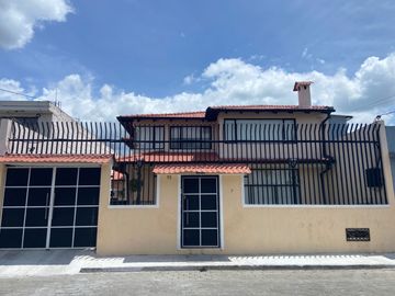 Casa de venta 4 habitaciones, Cayambe