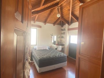 Casa de venta 4 habitaciones, Cayambe