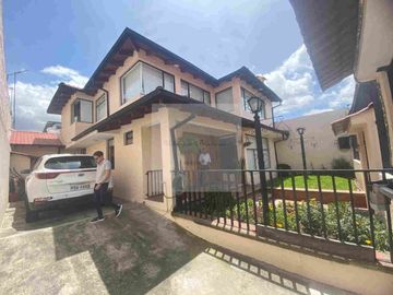 Casa de venta en Cayambe