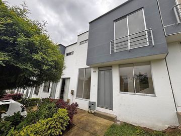 SE VENDE CASA EN SANTA MONICA DOSQUEBRADAS
